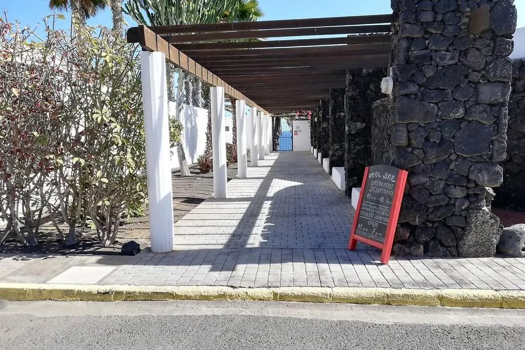 Apartamento Giovanni 09 Playa Roca Costa Teguise 0*,  Spain